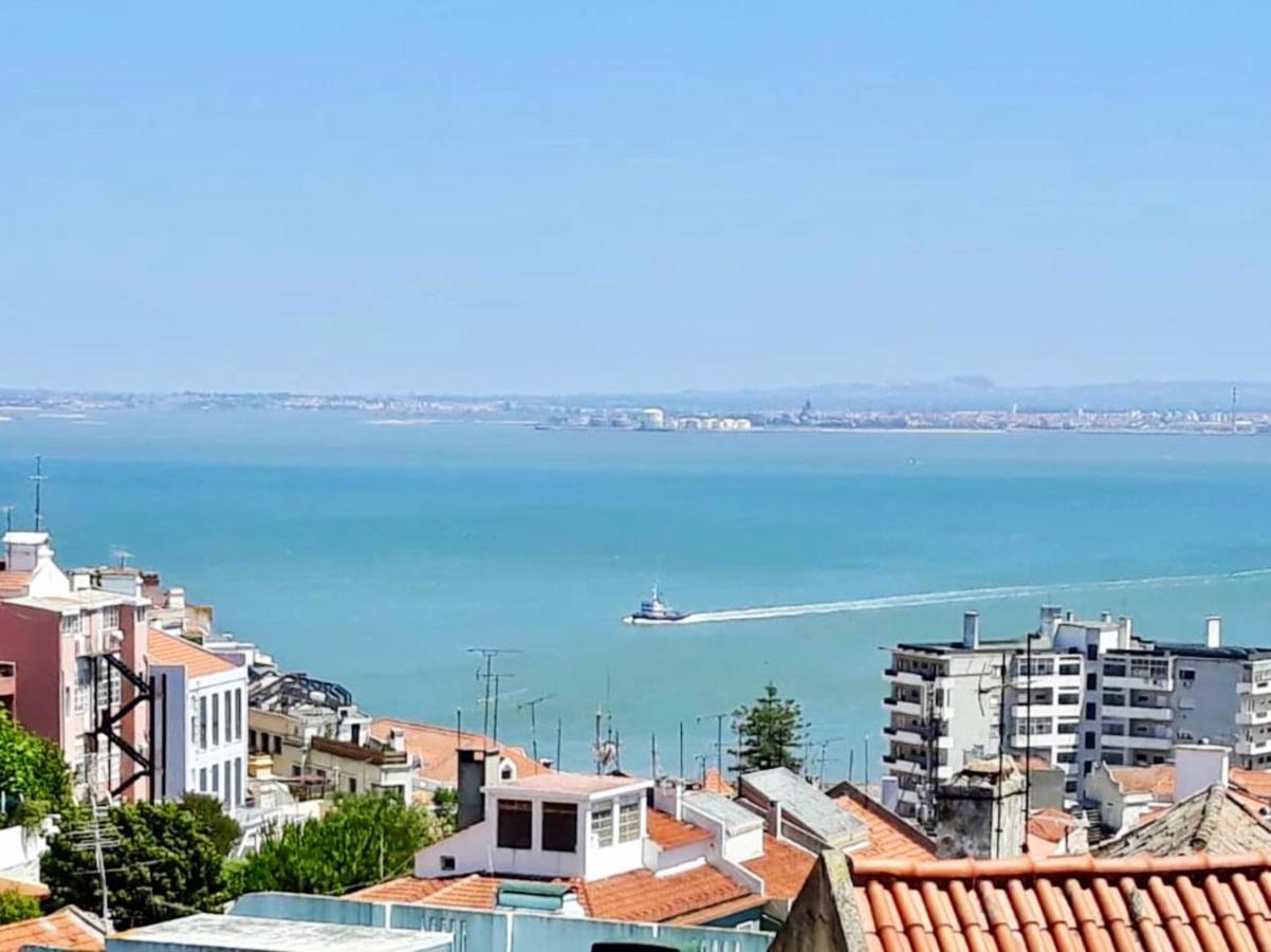 Lejlighed Comfortable With Balcony And Sea View In 50 M² Lisboa