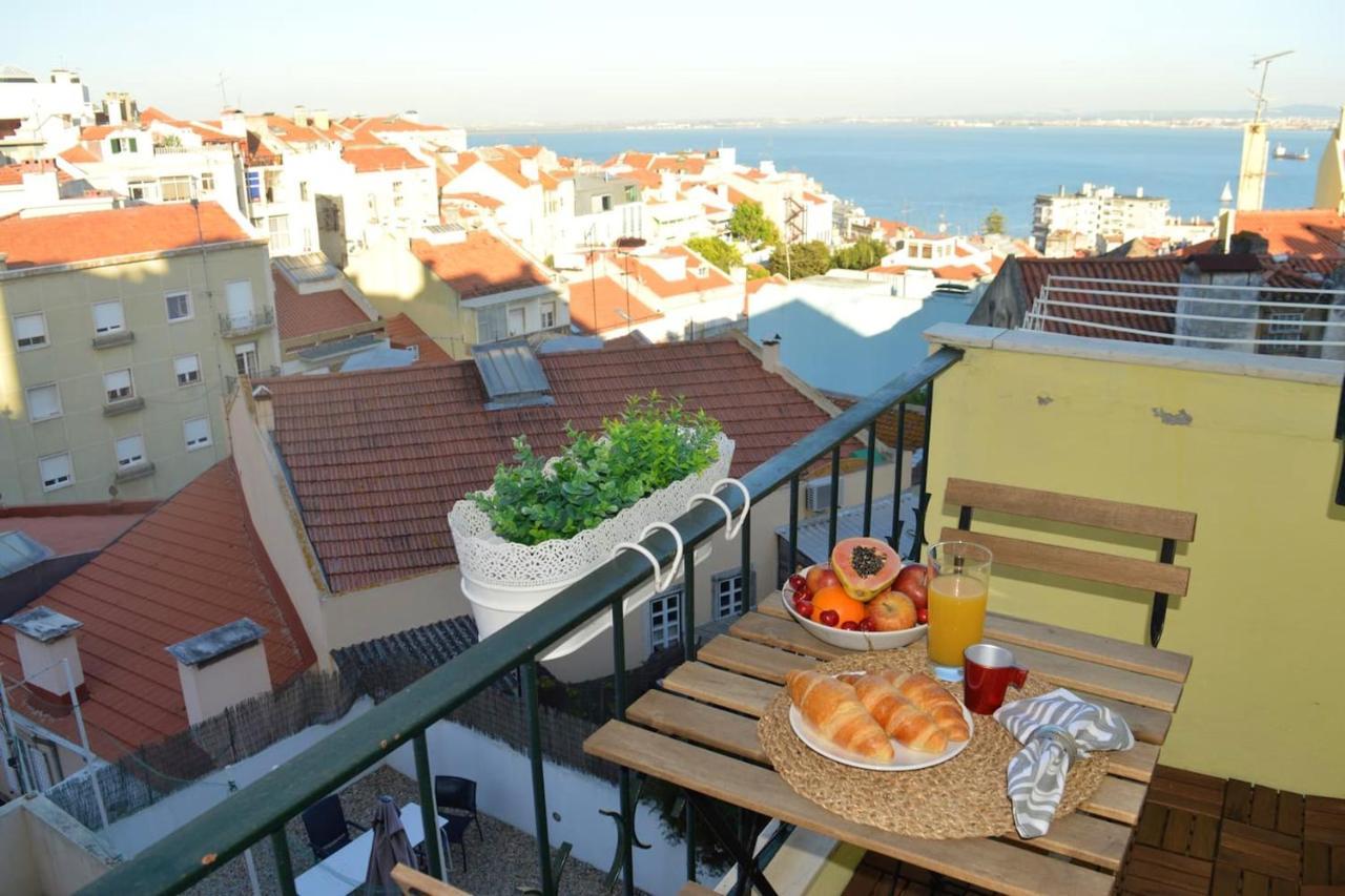 Comfortable With Balcony And Sea View In 50 M² Lejlighed Lisboa