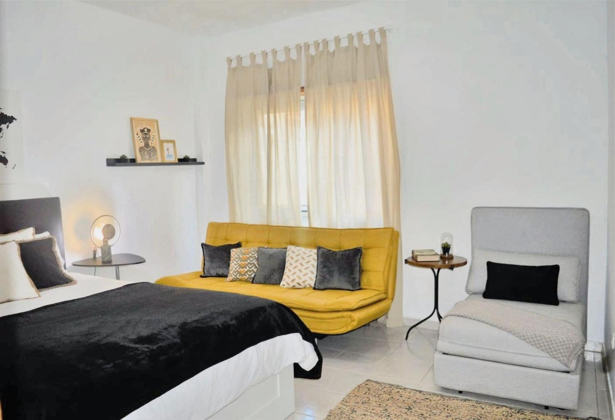 Comfortable With Balcony And Sea View In 50 M² Lejlighed *
